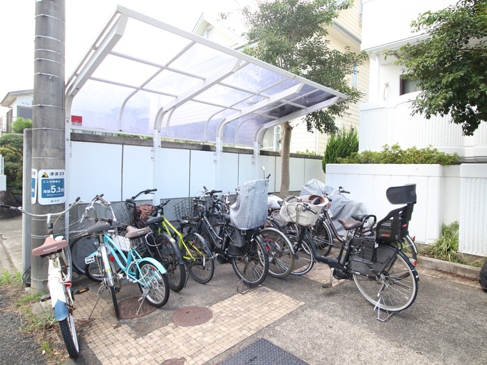 駐輪場 湘南槇町ヴィラ
