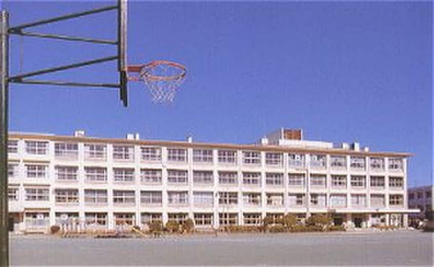 藤沢市立浜見小学校(小学校)まで750m 湘南槇町ヴィラ