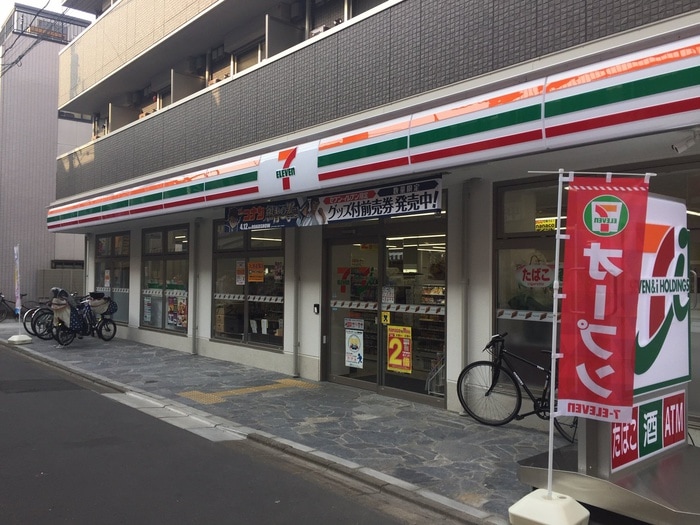 セブンイレブン 千歳烏山駅西口店(コンビニ)まで447m ラフォ－レ白山