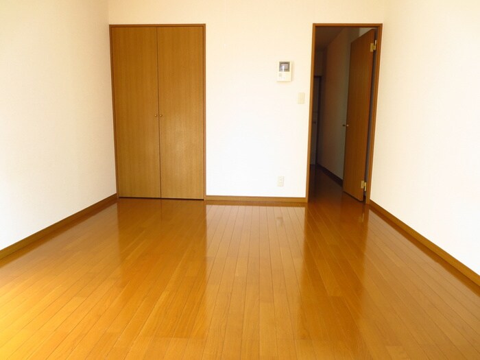 居室 アム－ル琴