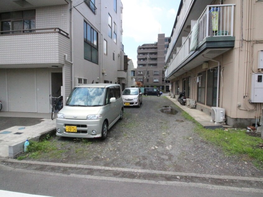 駐車場 メゾン飯嶋