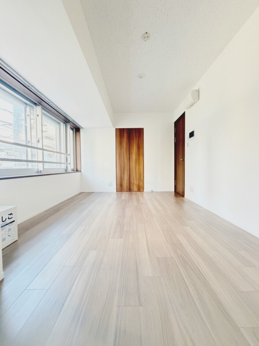 居室 ｺﾝﾌｫﾘｱ･ﾘｳﾞ森下MUTIO