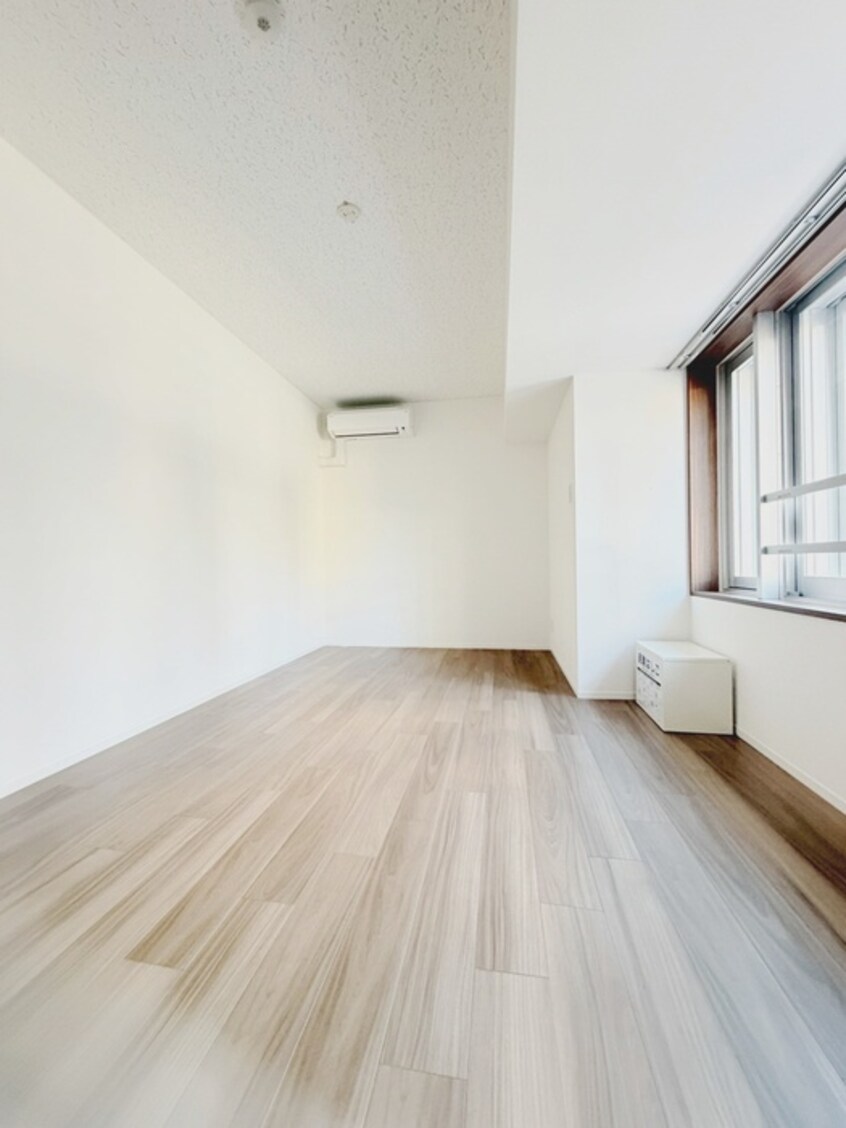 居室 ｺﾝﾌｫﾘｱ･ﾘｳﾞ森下MUTIO