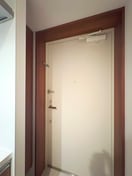 玄関 ｺﾝﾌｫﾘｱ･ﾘｳﾞ森下MUTIO