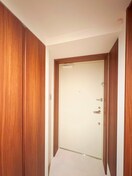 玄関 ｺﾝﾌｫﾘｱ･ﾘｳﾞ森下MUTIO