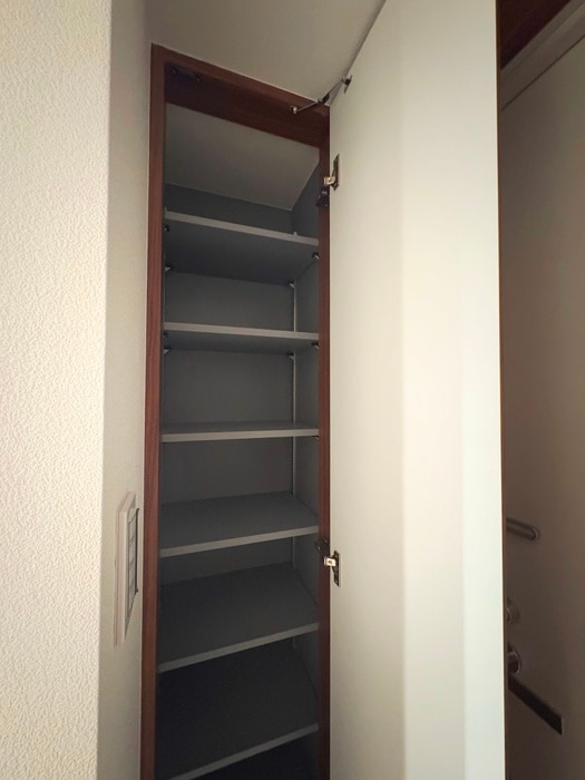 靴箱 ｺﾝﾌｫﾘｱ･ﾘｳﾞ森下MUTIO