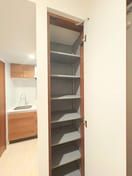 靴箱 ｺﾝﾌｫﾘｱ･ﾘｳﾞ森下MUTIO