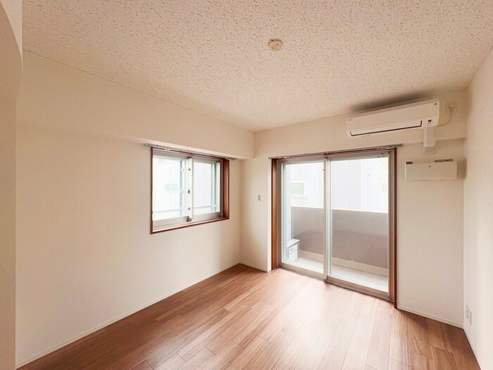 居室 ｺﾝﾌｫﾘｱ･ﾘｳﾞ森下MUTIO