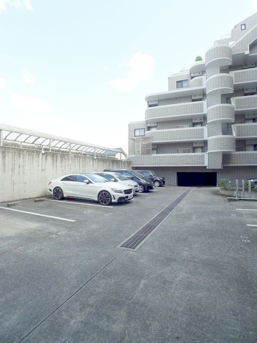 駐車場 エリセオ