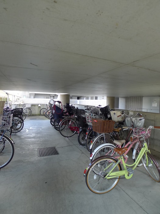 駐輪場 エリセオ