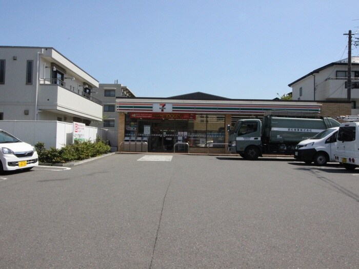 セブンイレブン(コンビニ)まで338m ＢＬＥＳＳ戸塚弥生台