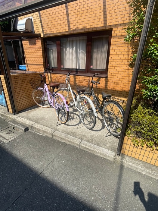駐輪場 パークアベニューエステイン