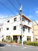 レミションビルの外観