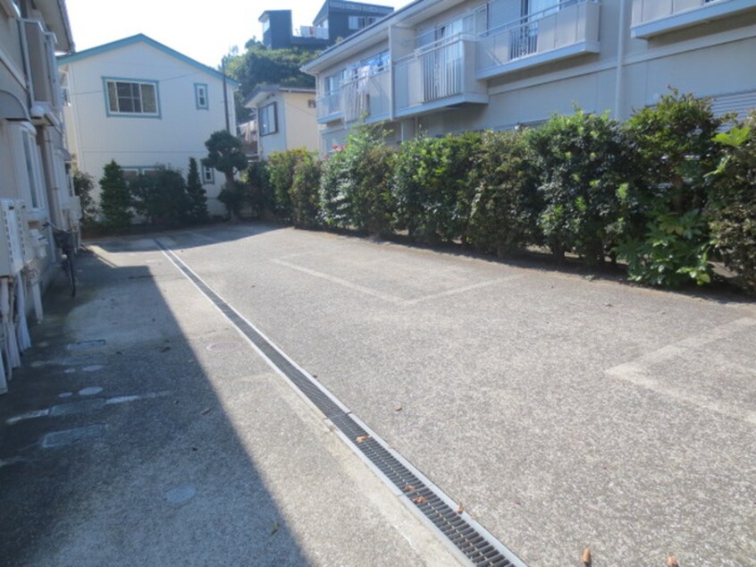 駐車場 ヴィラ湘南３