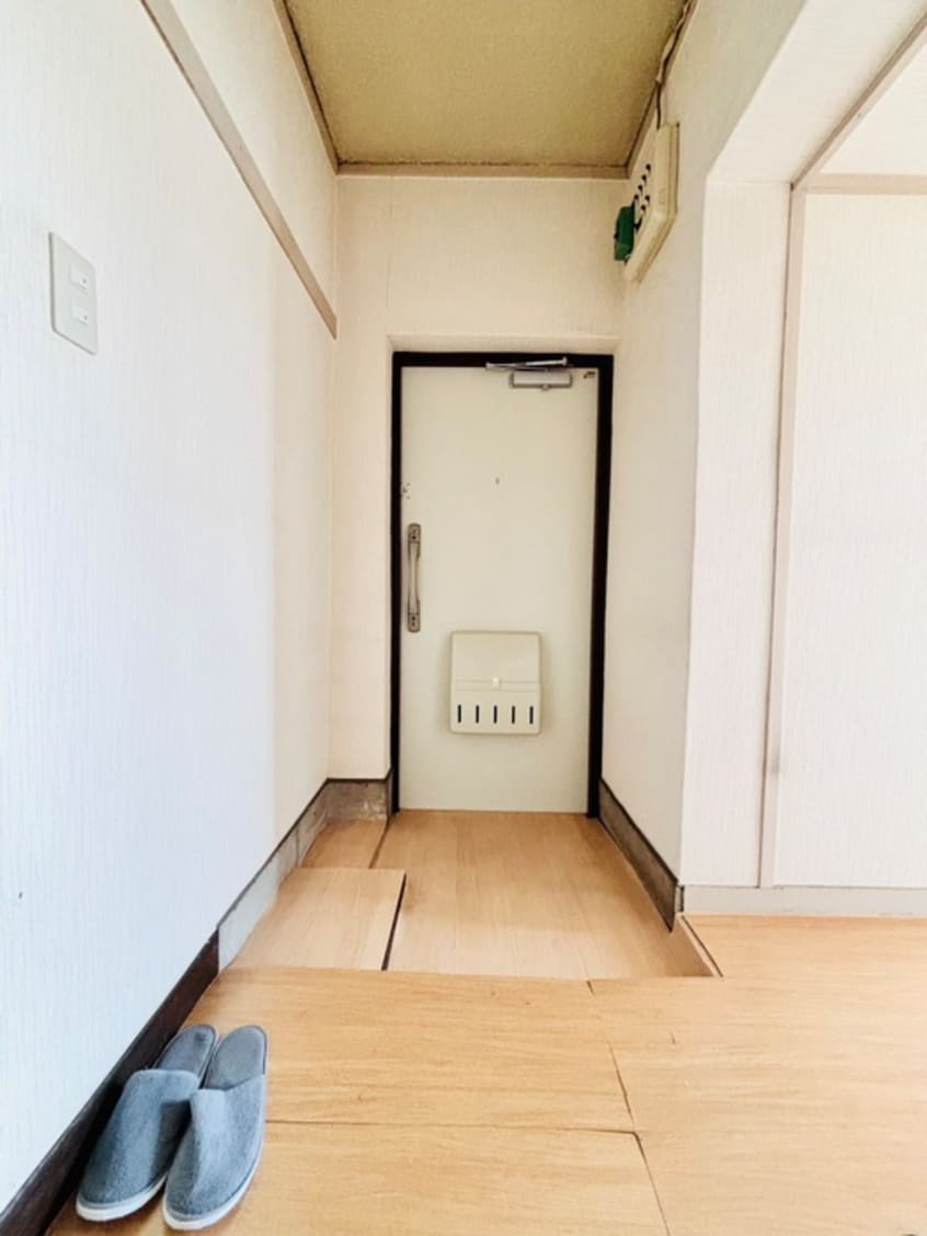 玄関 左近山団地3街区25号棟（508）