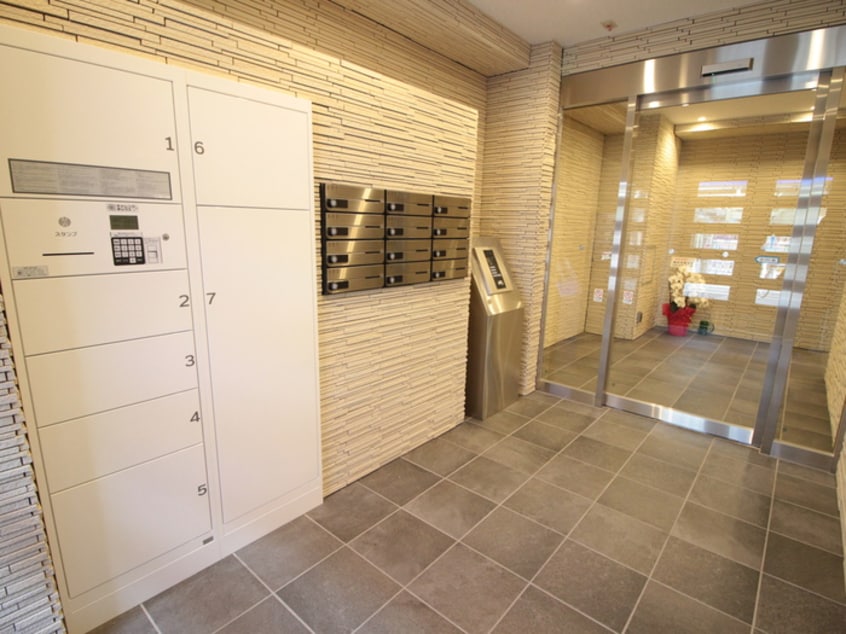 エントランス部分 セレナーデ東長崎