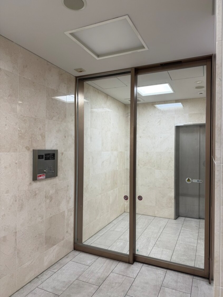 エントランス部分 カメリアコート新宿