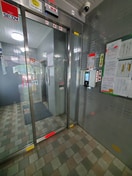 エントランス部分 マンションカンギン