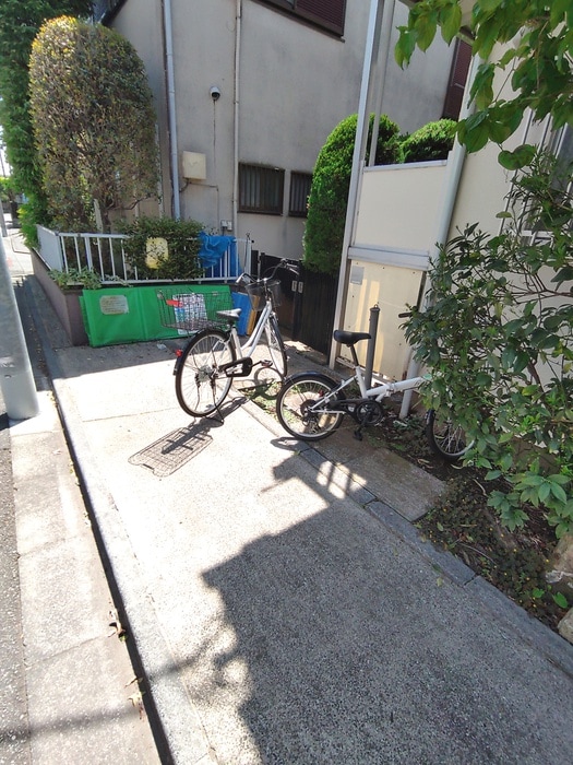 駐輪場 ピゼーロ久我山