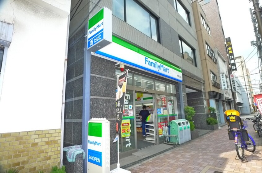 ファミリーマート(コンビニ)まで318m シェフルール新御徒町Ⅰ