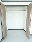 収納 泉ビル