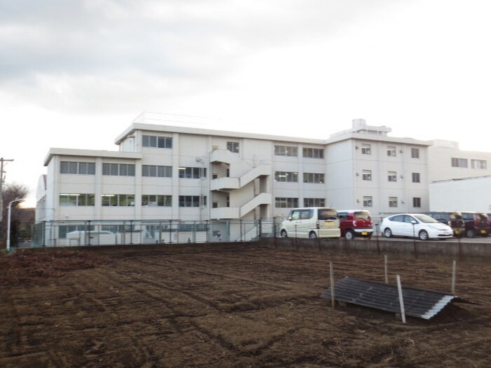 秦野市立南中学校(中学校/中等教育学校)まで545m アルファタウン秦野新町Ｂ棟