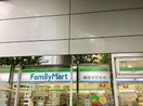 ファミリーマート 護国寺駅前店(コンビニ)まで455m CASA RSK MEJIRODAI