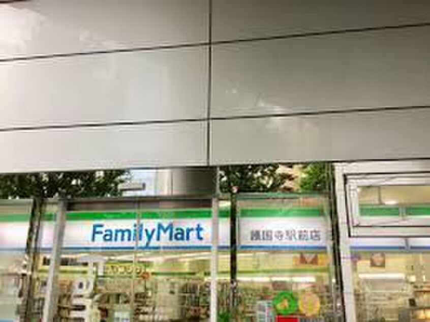 ファミリーマート 護国寺駅前店(コンビニ)まで455m CASA RSK MEJIRODAI