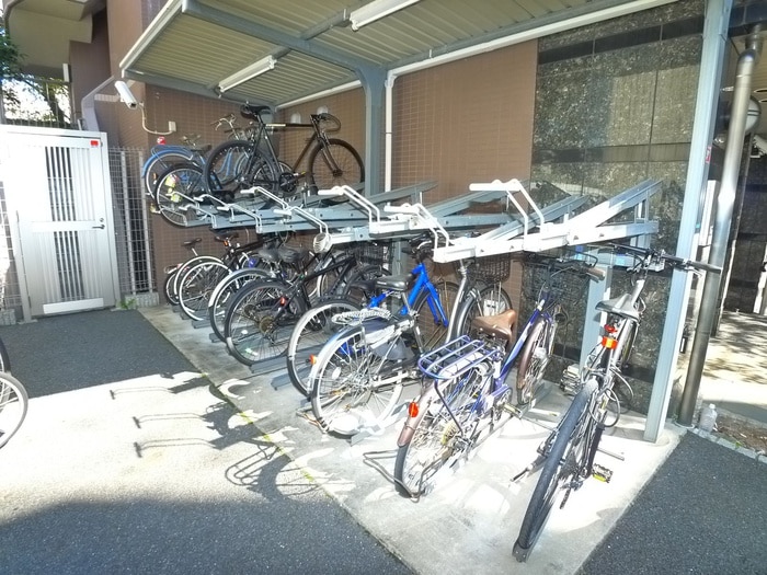駐輪場 パ－クウェル門前仲町