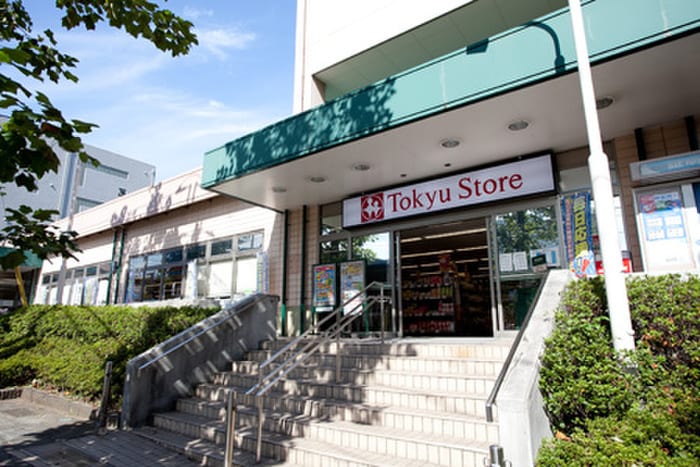 江田東急ストア(スーパー)まで96m プラットホ－ム