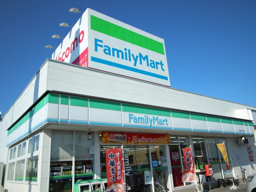 ファミリーマート弥十郎店(コンビニ)まで450m Ｋｏｌｅｔ越谷大袋