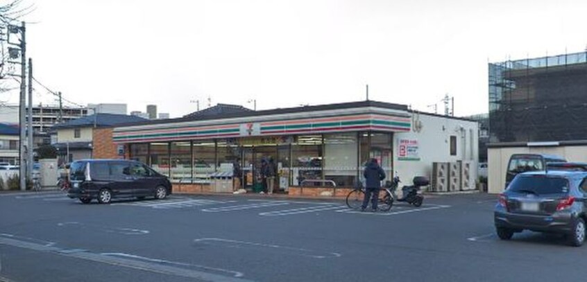 セブンイレブン(コンビニ)まで245m プラザ　ドゥ　サウザー