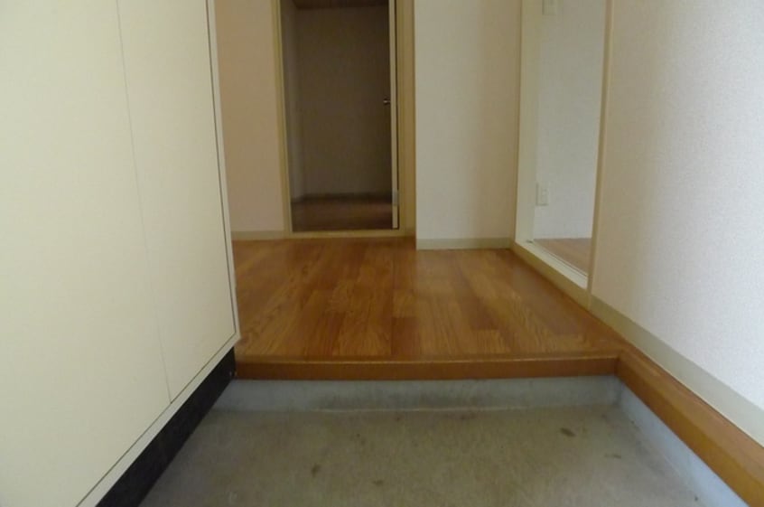 玄関 グリ－ンコ－トＢ