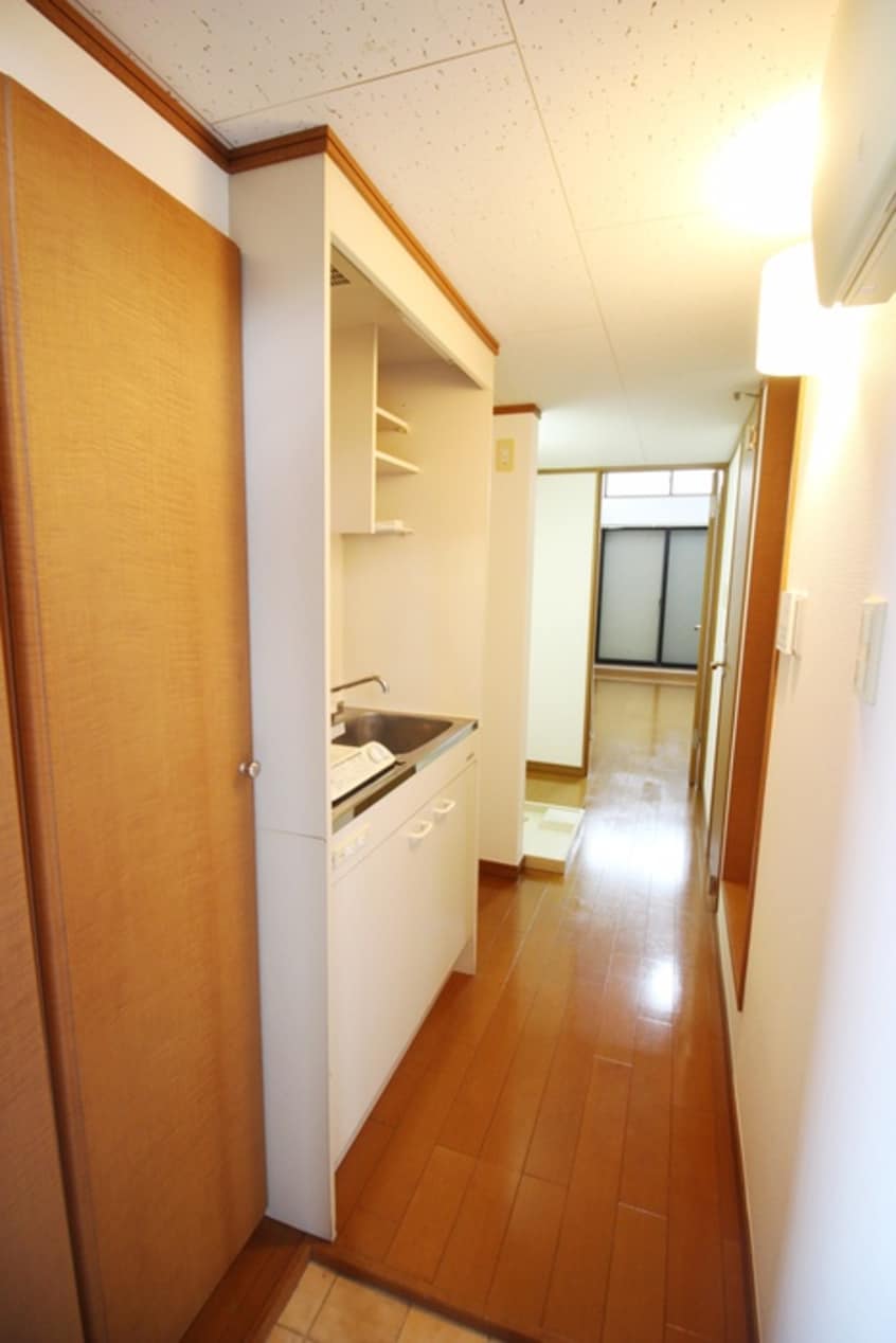 廊下 メインシティガーデン新井壱番館