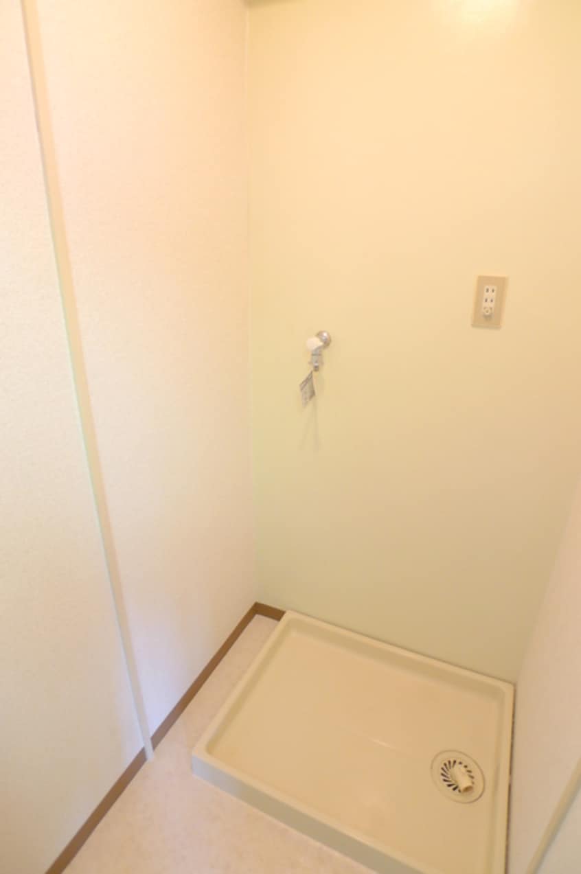 洗濯機置場 三恵西川口ハイツ