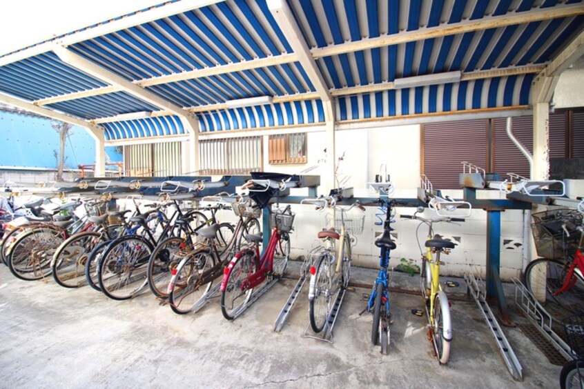 駐輪場 エマーユ蒼龍戸田公園