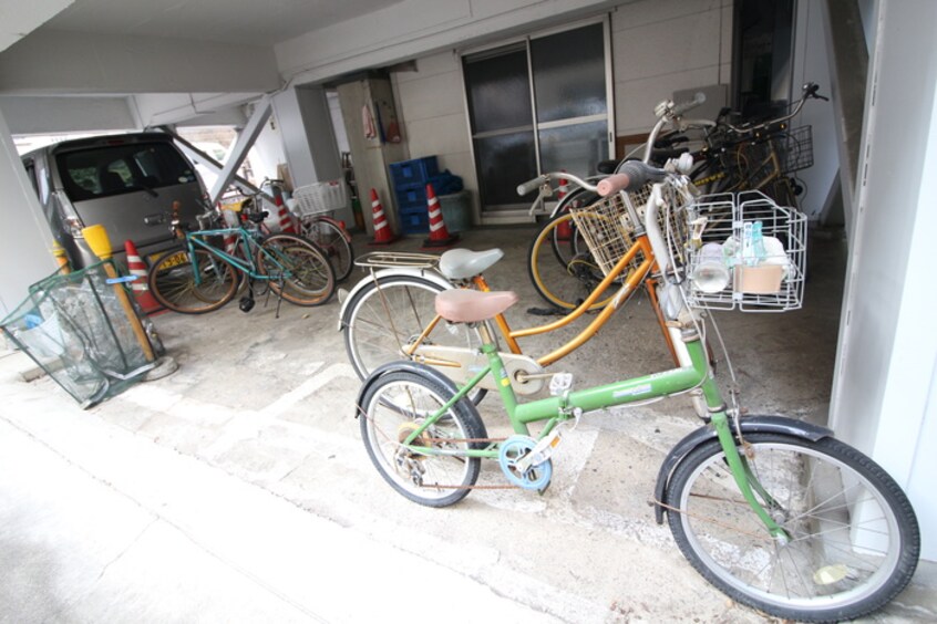 駐輪場 村上マンション