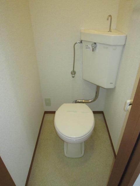 トイレ ドルフ岡本