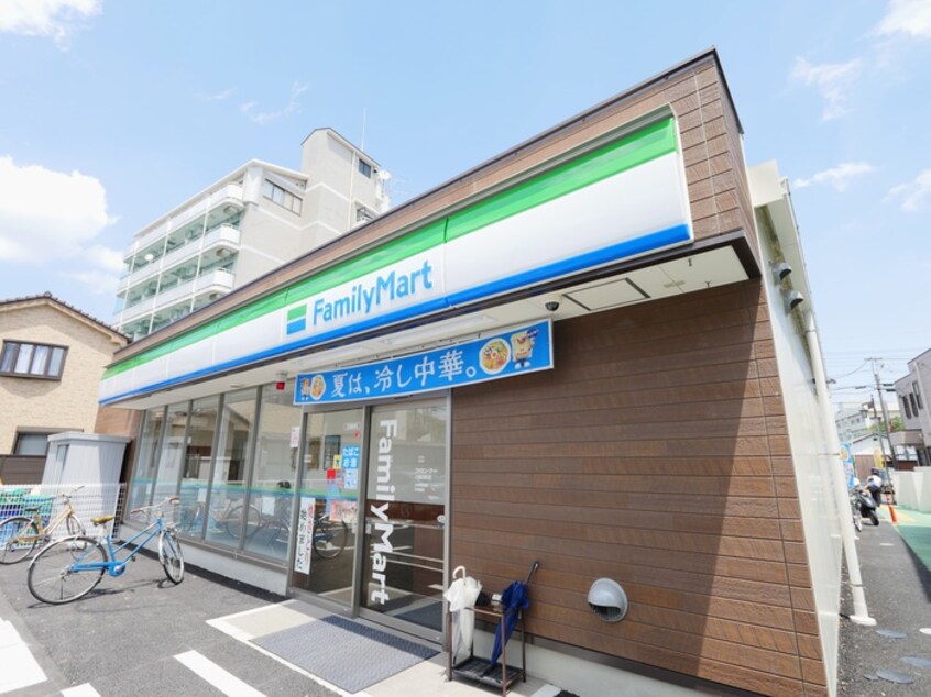 ファミリーマート川越田町店(コンビニ)まで190m リブリ・ヴィヴェンテ