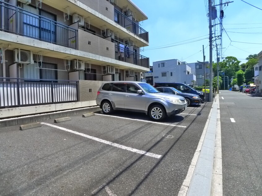 駐車場 セリバテール