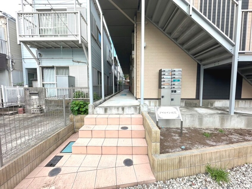 エントランス部分 アイルイン衣笠