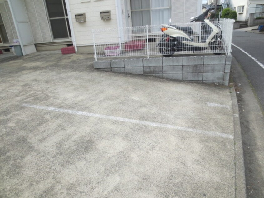 駐車場 ラフォ－レ湘南　Ｄ