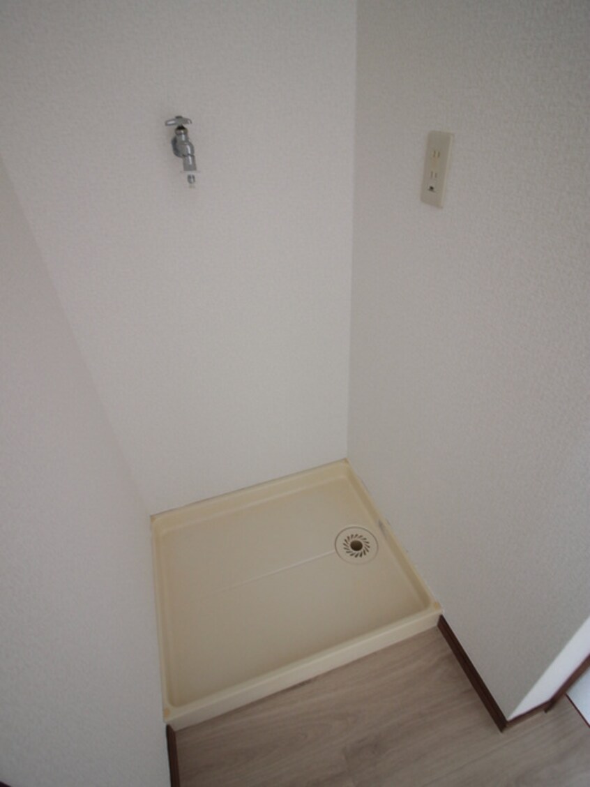 洗濯機置場 ラフォ－レ湘南　Ｄ