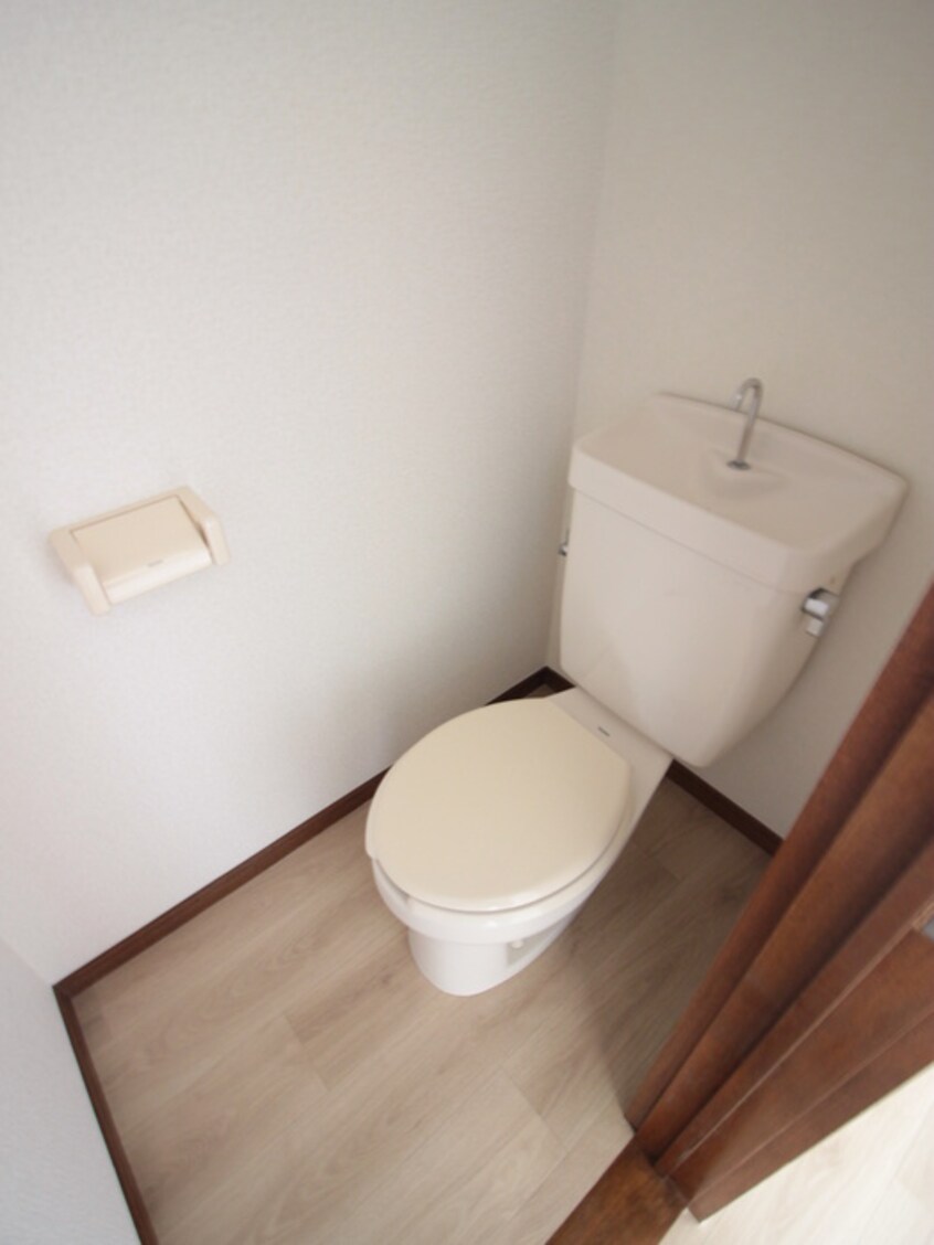 トイレ ラフォ－レ湘南　Ｄ