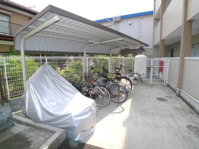 駐輪場 グランシャリオ