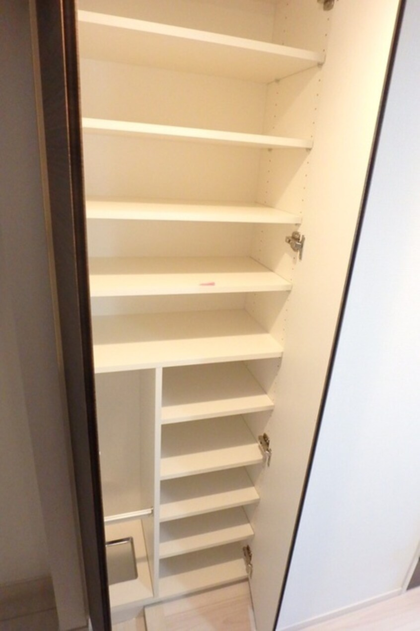 靴箱 Ｌａ　Ｄｏｕｃｅｕｒお花茶屋Ⅰ