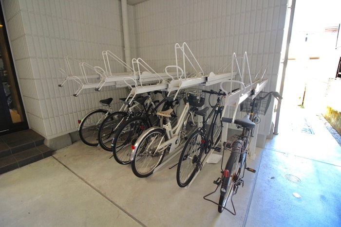 駐輪場 ヴェルクロシェット粕谷