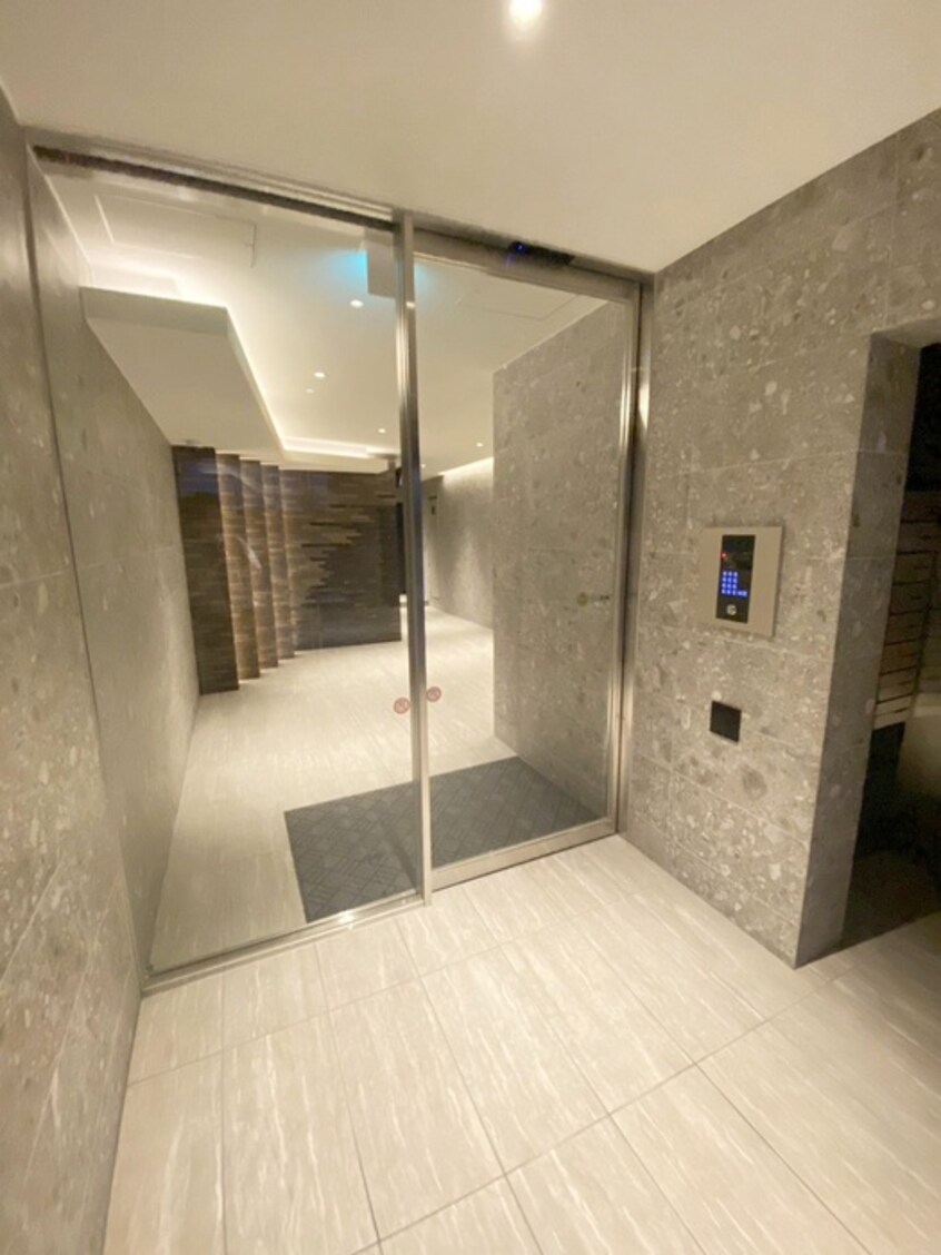 エントランス部分 ＣＡＳＡ　ＤＥ　ＡＬＩＶＩＯ