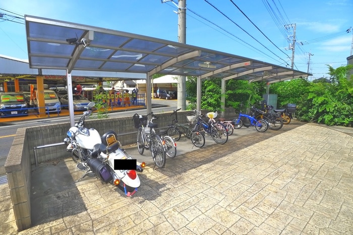 駐輪場 エクレールB