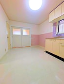 キッチン ホワイトハイムタナカ(1F)